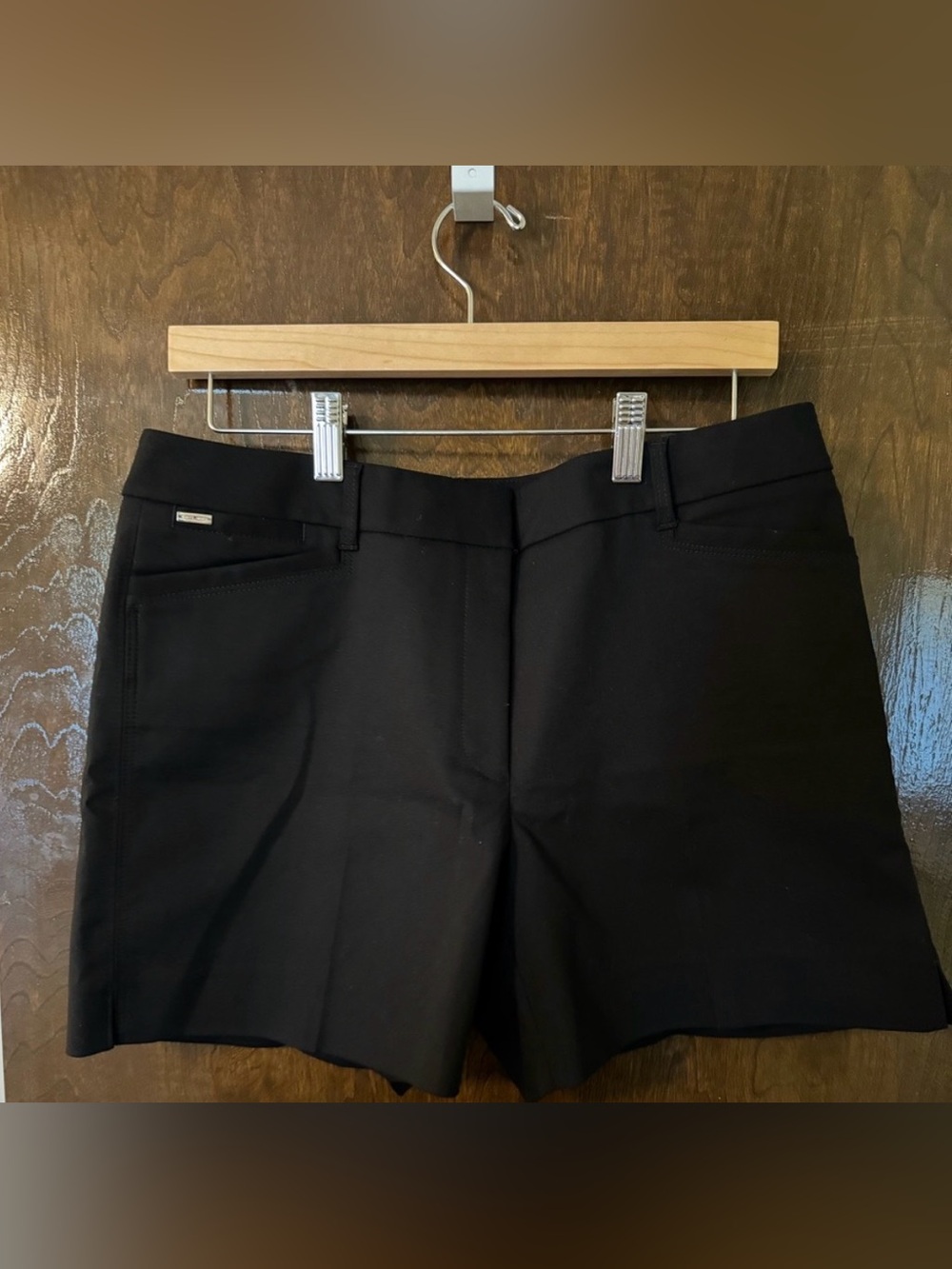 White House Black Market Black The 5” Short Size 8 color black pockets like new